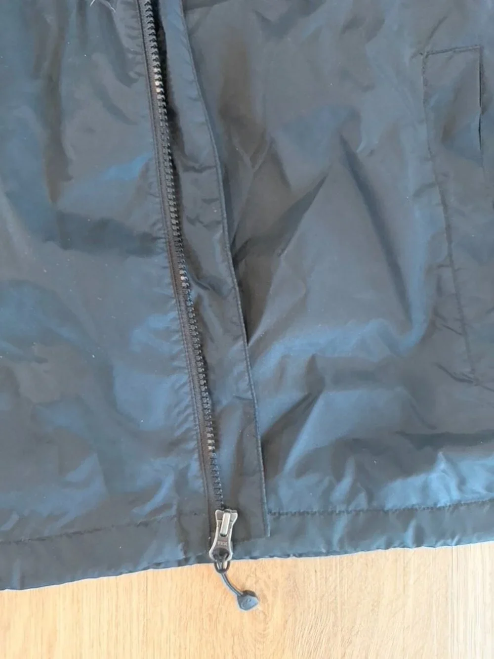 Men’s Carhartt hooded rain jacket Large Black